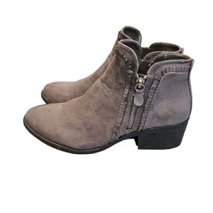 MIA‎ Suede Ankle Boots. Size 6